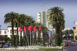 Image du Maroc Professionnelle de  Le Boulevard Mohammed V situé au Centre ville de Rabat est considéré comme la plus belle avenue du Maroc. Celle-ci nécessite une véritable rénovation. le 2 Mars 2007. (Photo / Abdeljalil Bounhar) 